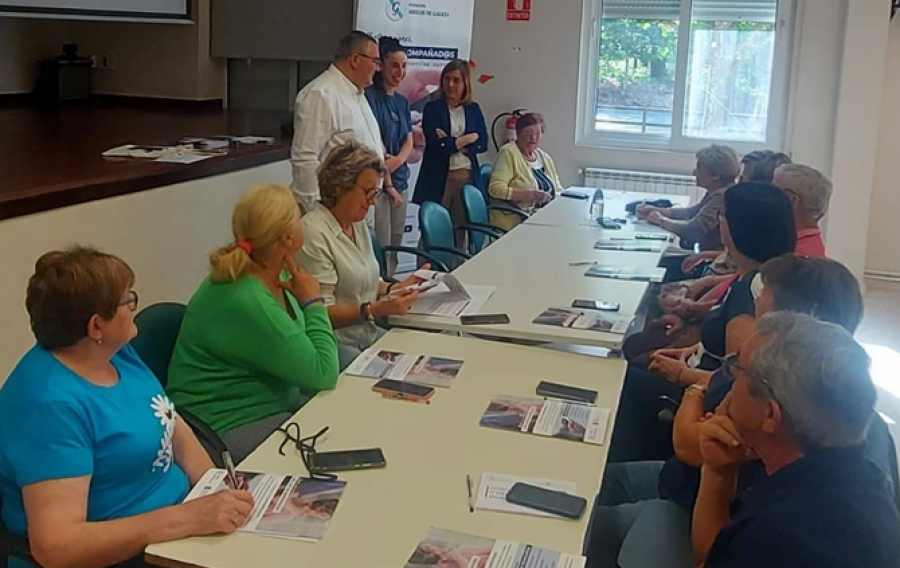 Amigos de Galicia volverá a impartir en Ribadumia un curso de digitalización para mayores