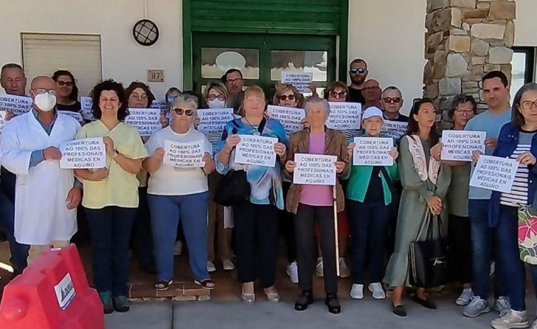 Sanitarios y pacientes vuelven a manifestarse por la falta de médicos en la comarca