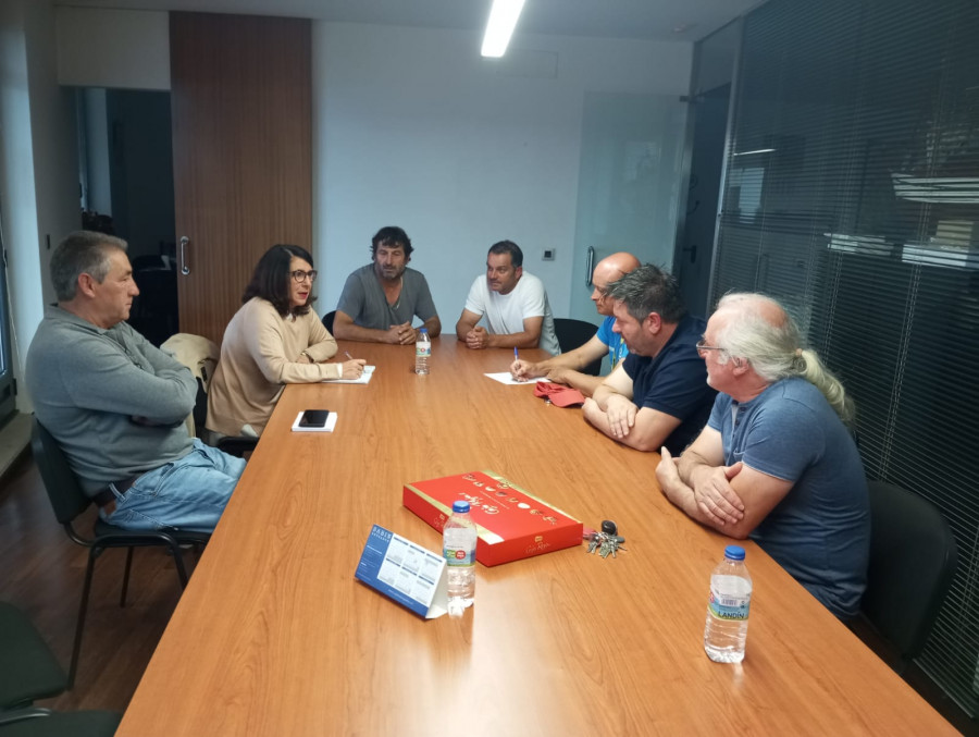 Elena Suárez mantiene el primer encuentro oficial como jefa Territorial de Mar en Cambados