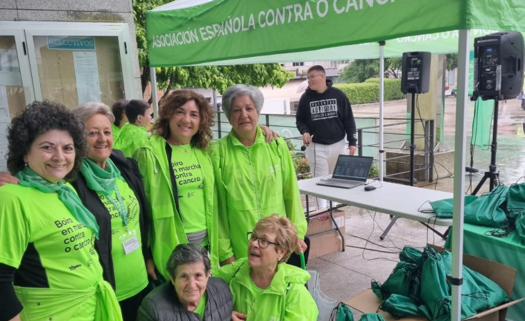 Boiro recauda 7.000 euros para la lucha contra el cáncer con una andaina solidaria