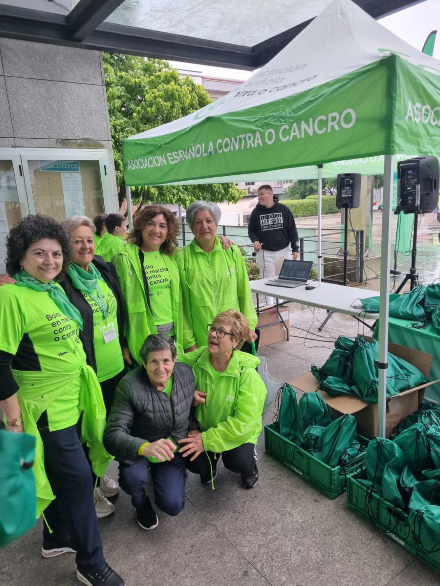 Boiro recauda 7.000 euros para la lucha contra el cáncer con una andaina solidaria