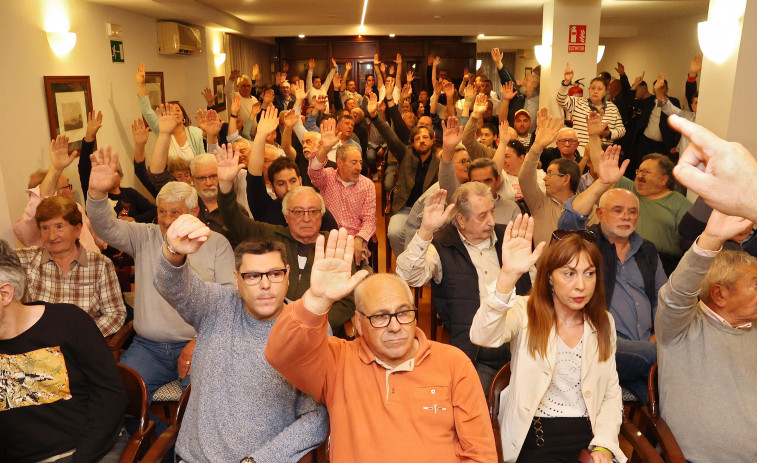 El Arosa convoca a sus socios para el viernes 28