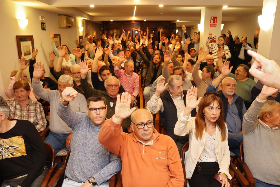 El Arosa convoca a sus socios para el viernes 28