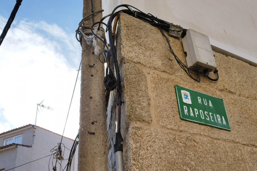 El BNG denuncia la falta de accesibilidad en calles y el mal estado de los postes de luz