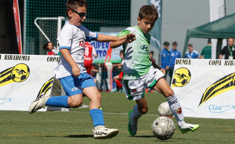 Fútbol a cuatro bandas en A Senra