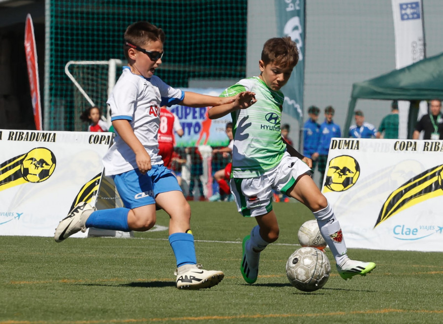 Fútbol a cuatro bandas en A Senra