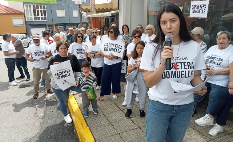 Vecinos de “Carretera do Muelle” en Escarabote recurren a su identidad para intentar recuperar el nombre de su calle