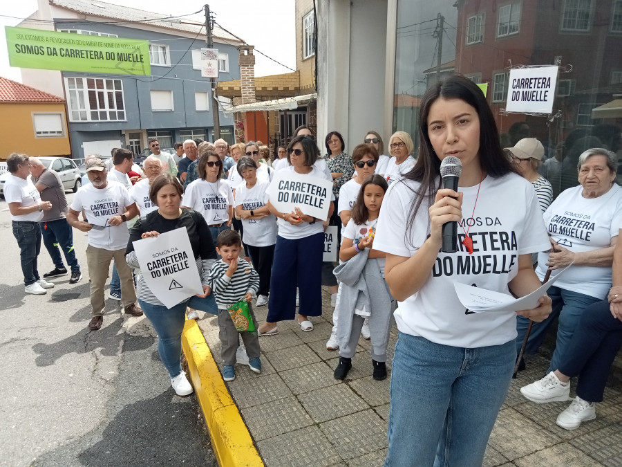 Vecinos de “Carretera do Muelle” en Escarabote recurren a su identidad para intentar recuperar el nombre de su calle