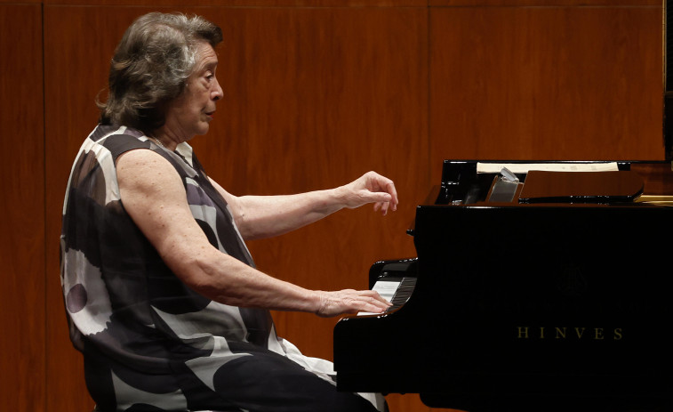 El piano de Elisabeth Leonskaja encandila al público del Clasclás