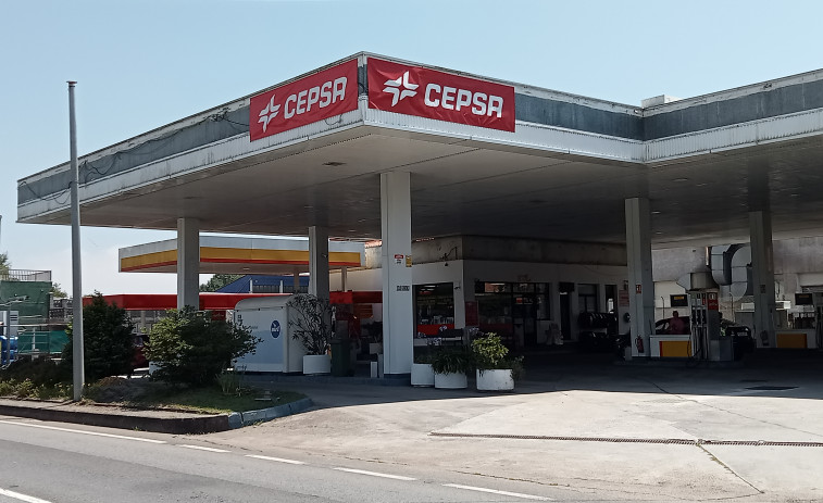 La gasolinera de Coroso cambia de comercializador de combustible para mantener su política de precios bajos