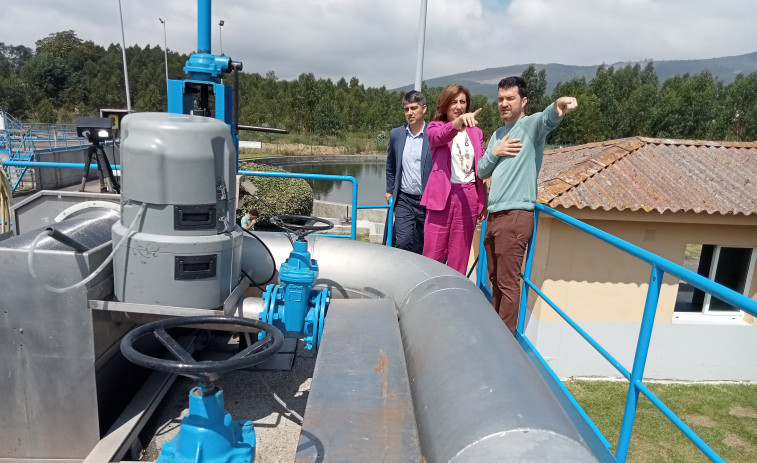 La conselleira de Medio Ambiente anuncia desde A Pobra el desarrollo por primera vez de la digitalización de las traídas de agua