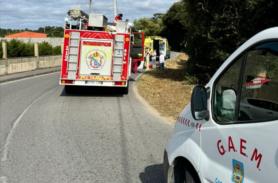 Herida una mujer tras caer de la bicicleta en la DP-7306 en Carreira, en Ribeira