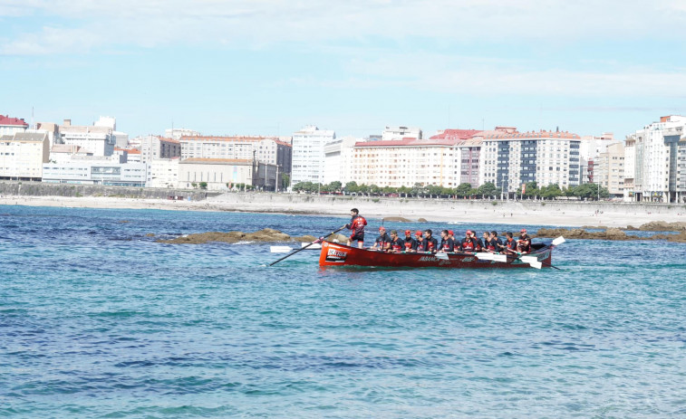 Las traineras de Cabo firman un décimo y un sexto puesto en su estreno en A Coruña