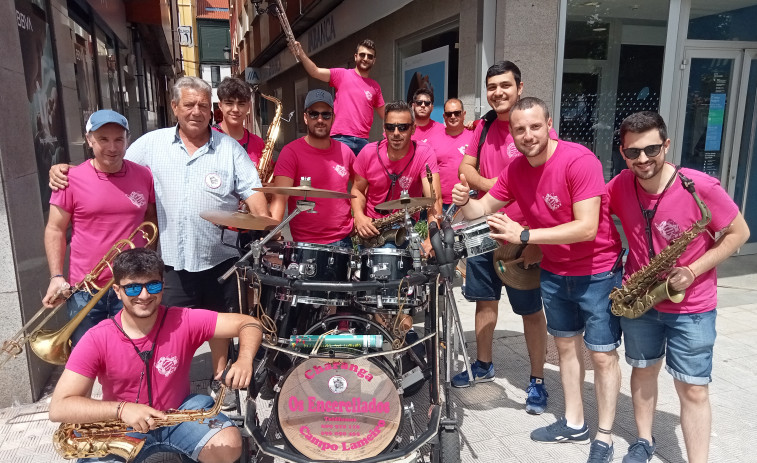 A Pobra disfrutó de su Choqueirada de Verán con disfraces y música