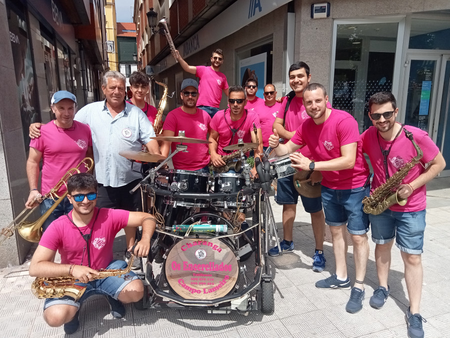 A Pobra disfrutó de su Choqueirada de Verán con disfraces y música