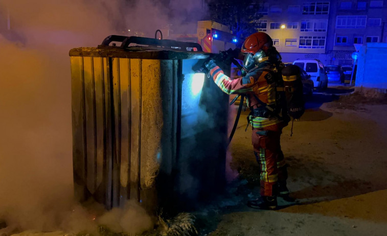 Vilagarcía suma ya 20 contenedores quemados con un coste de casi 40.000 euros