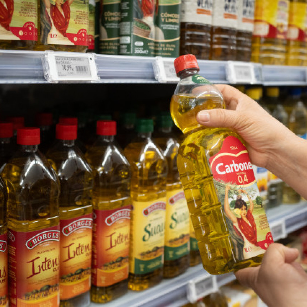 Entra en vigor el IVA de 0% para el aceite de oliva, que baja el precio entre 35 y 75 céntimos por litro