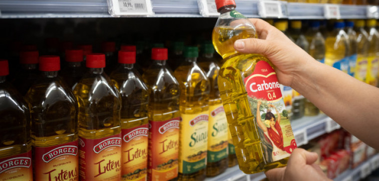 Entra en vigor el IVA de 0% para el aceite de oliva, que baja el precio entre 35 y 75 céntimos por litro