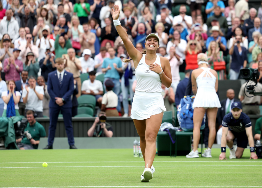 A tus pies, Jéssica: Bouzas reina en Wimbledon y destroza la actual campeona