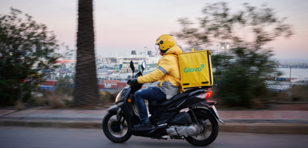 Glovo realizará contratos laborales a sus repartidores, que dejarán de ser autónomos