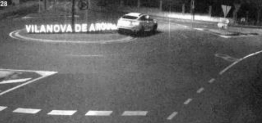 La Policía Local de Vilanova identifica al autor del destrozo en las letras luminosas de As Sinas