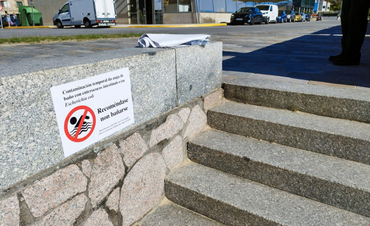 El Ayuntamiento de A Pobra recomienda no bañarse en la playa de O Areal tras un episodio de contaminación del agua