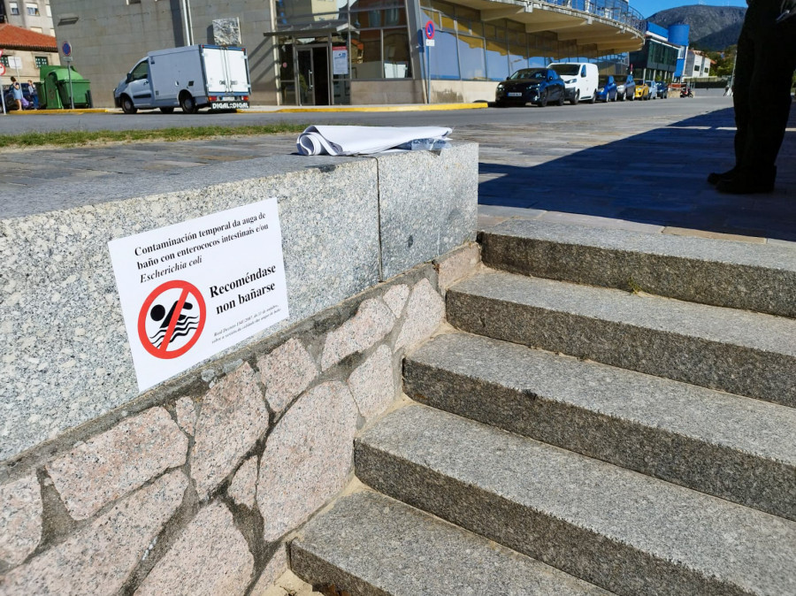 El Ayuntamiento de A Pobra recomienda no bañarse en la playa de O Areal tras un episodio de contaminación del agua
