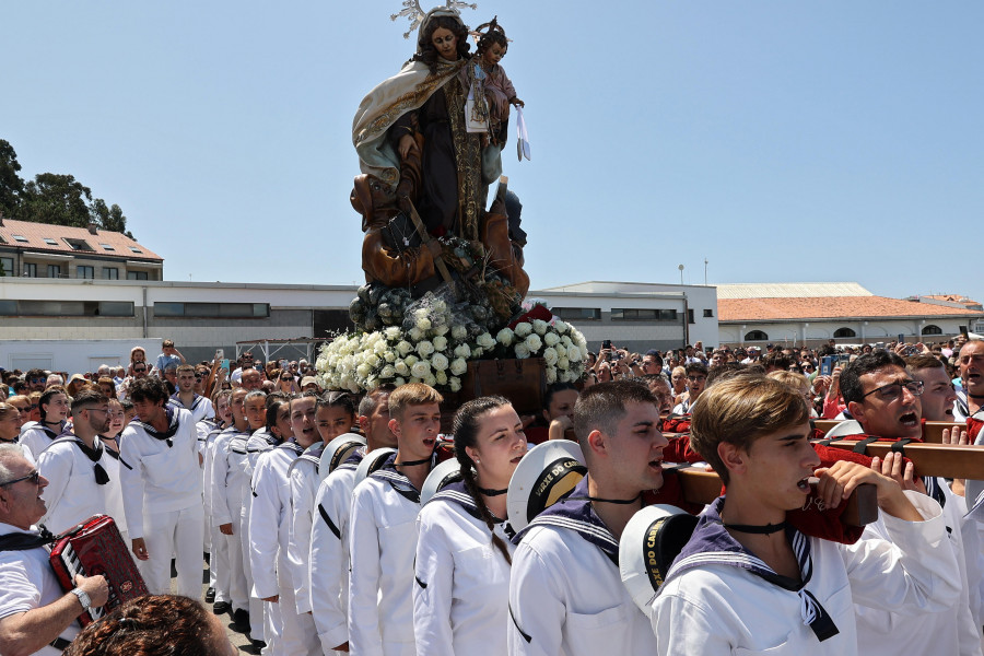 A Illa honrará al Carmen con su tradicional procesión marítimo terrestre y cuatro verbenas