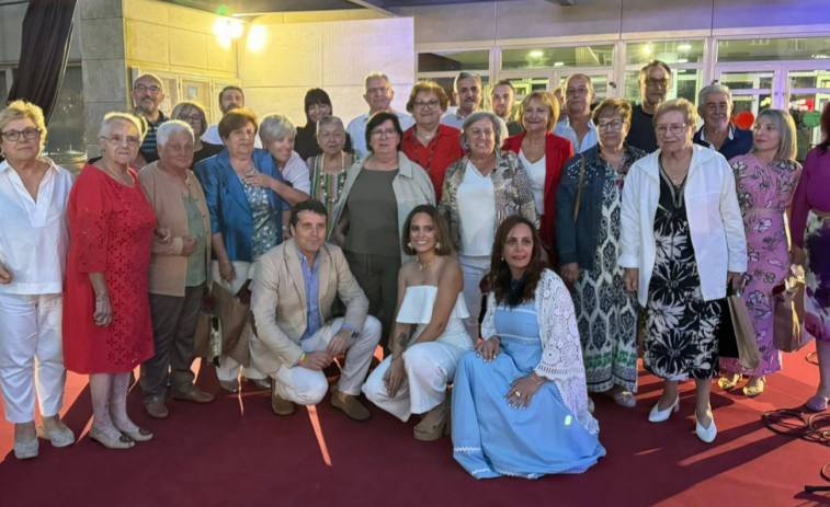 Trabajadoras del sector textil de Boiro asumen el protagonismo en el inicio de las Festas do Verán con la lectura del pregón