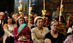 Búscate en la Procesión de San Benito de Cambados