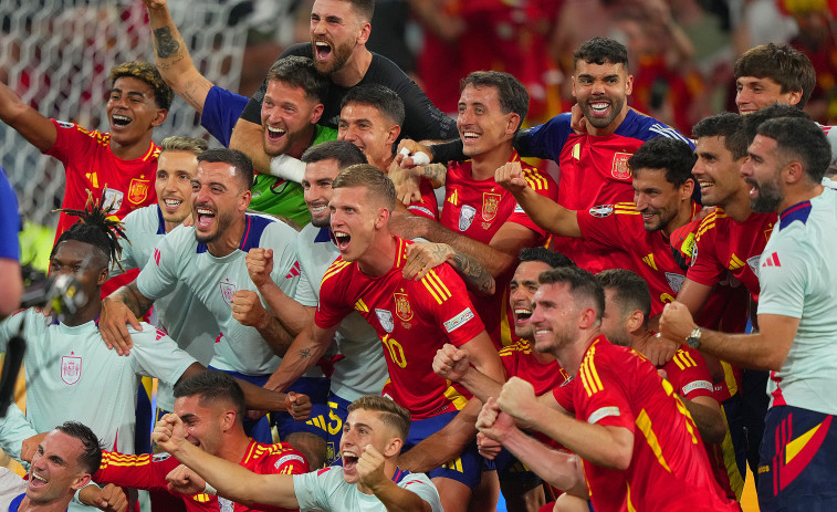 La previsión de lluvia traslada la pantalla gigante para ver la final de la Eurocopa a la Peixería