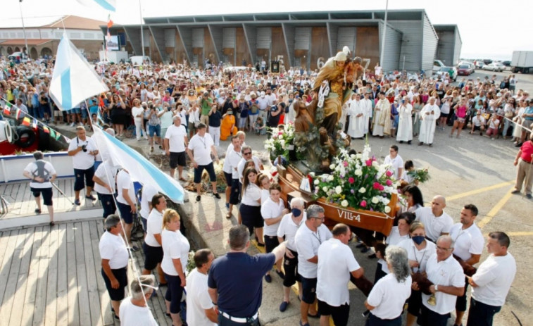 América SL, Los Satélites y Marbella amenizan los festejos en homenaje a la Virxe do Carme