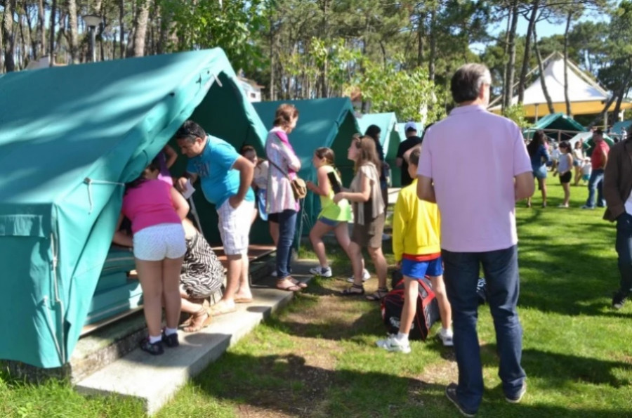 El campamento de A Lanzada recibe este domingo a 140 de más de treinta concellos de Pontevedra