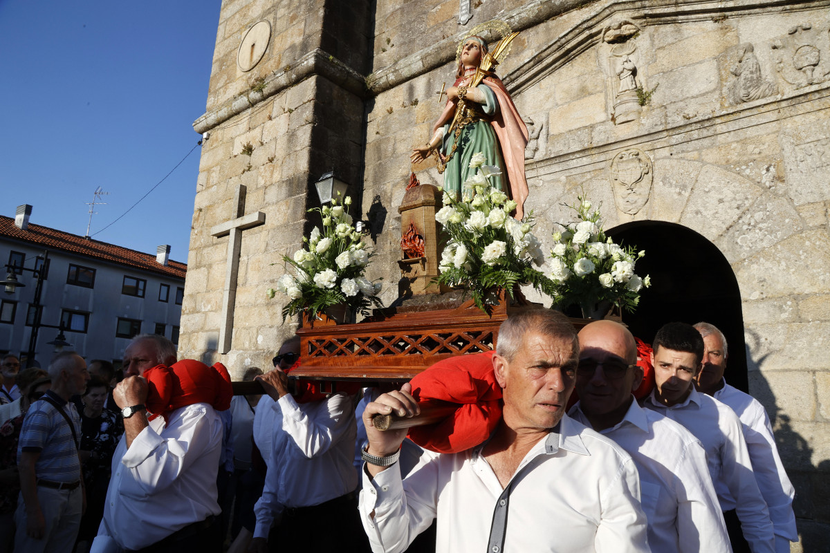 Procesiu00f3n santa mariu00f1a cambados patrona