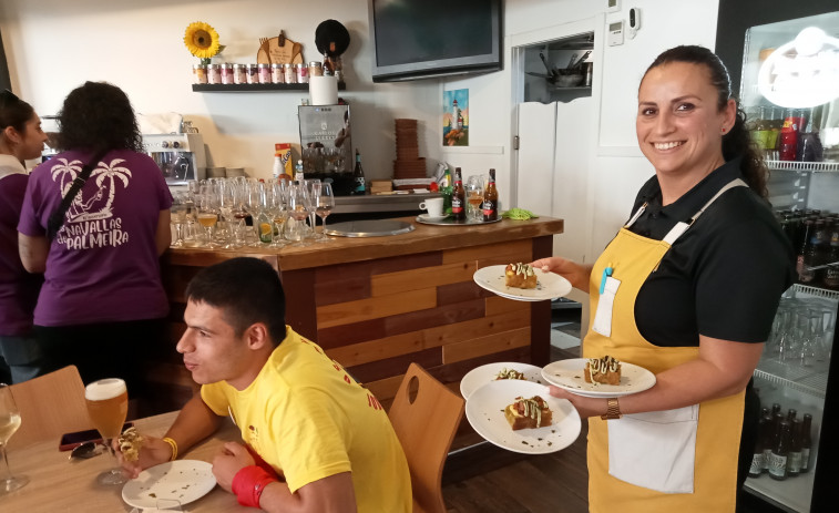 Una exitosa ruta de tapas marca el rumbo a seguir en una LXXVI Festa da Dorna multitudinaria en Ribeira