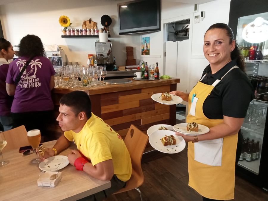 Una exitosa ruta de tapas marca el rumbo a seguir en una LXXVI Festa da Dorna multitudinaria en Ribeira