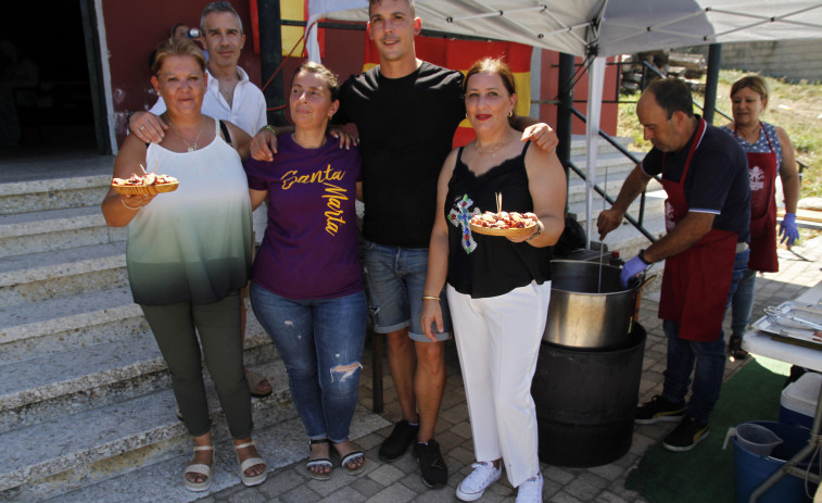 Música, empanada y boliños preñados gratis en el Santa Marta de A Laxe, en Vilagarcía