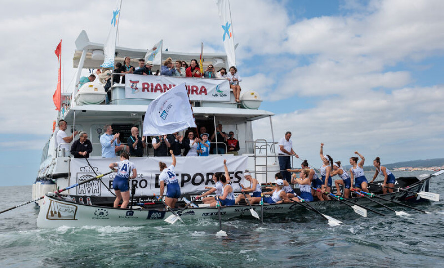 Arraun Lagunak gana la I edición de la Bandeira Barbanza Arousa en Aguiño