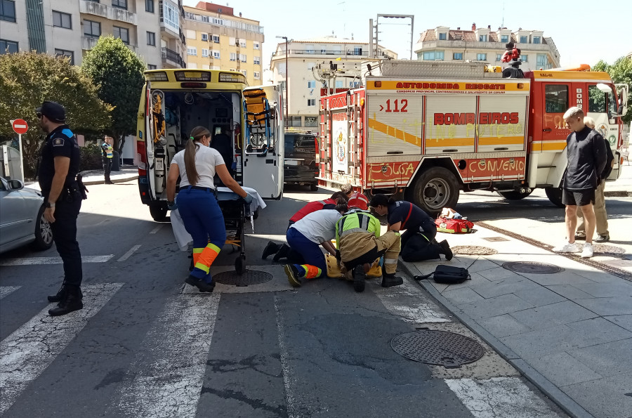 Herido un hombre en un atropello en un paso de peatones próximo a la Praza do Centenario de Ribeira