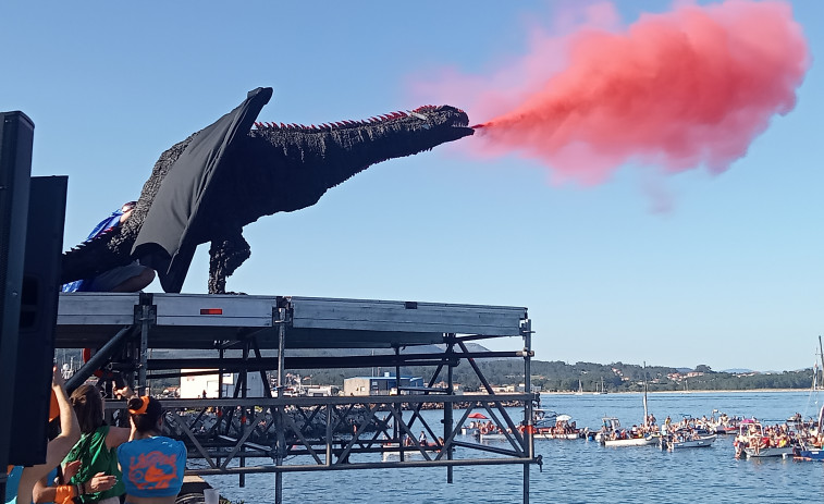 Reportaje | Los dragones se imponen en el “Voo sen motor” dorneiro en Ribeira