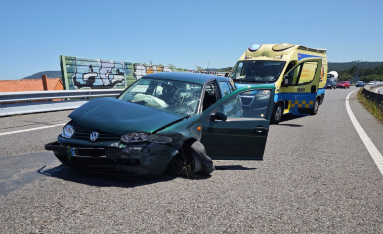 Una persona resulta herida en un accidente de tráfico registrado en la Autovía do Barbanza, a su paso por Taragoña