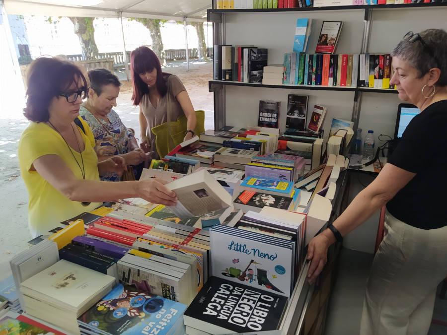 La Feira do Libro de Rianxo empieza a la una de esta tarde con el pregón de la dramaturga local Esther Carrodeguas