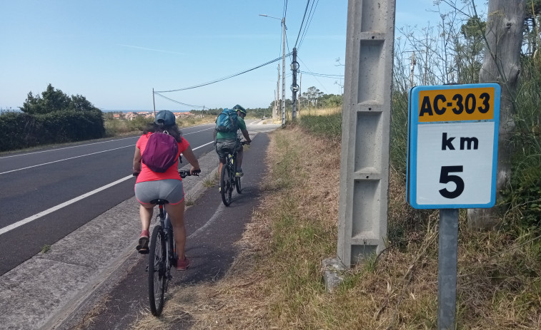 La Xunta iniciará este lunes las obras de mejora del pavimento de la carretera AC-303, del cruce de las dunas a Corrubedo, en Ribeira