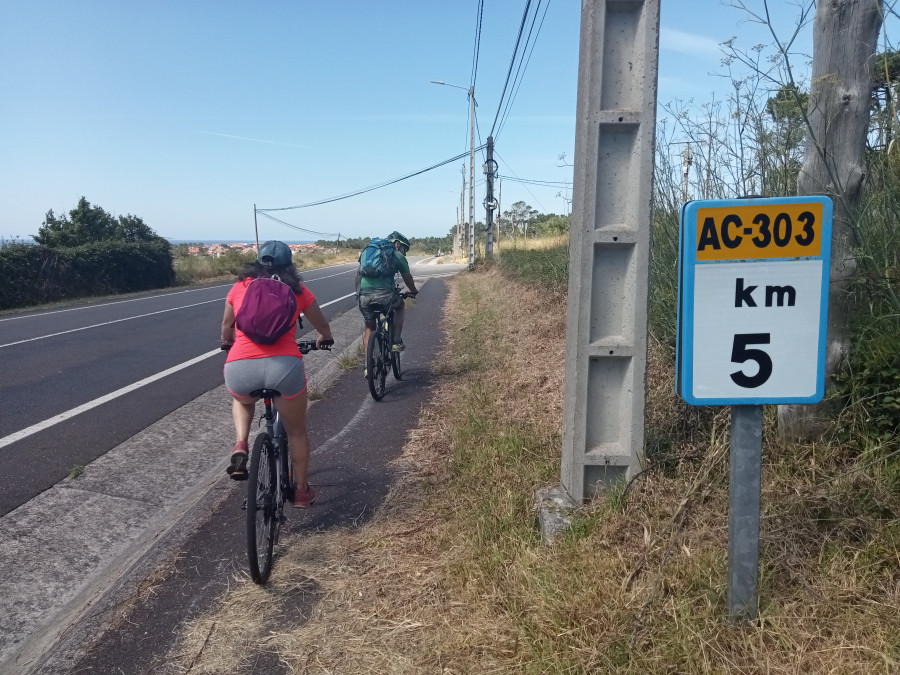 La Xunta iniciará este lunes las obras de mejora del pavimento de la carretera AC-303, del cruce de las dunas a Corrubedo, en Ribeira