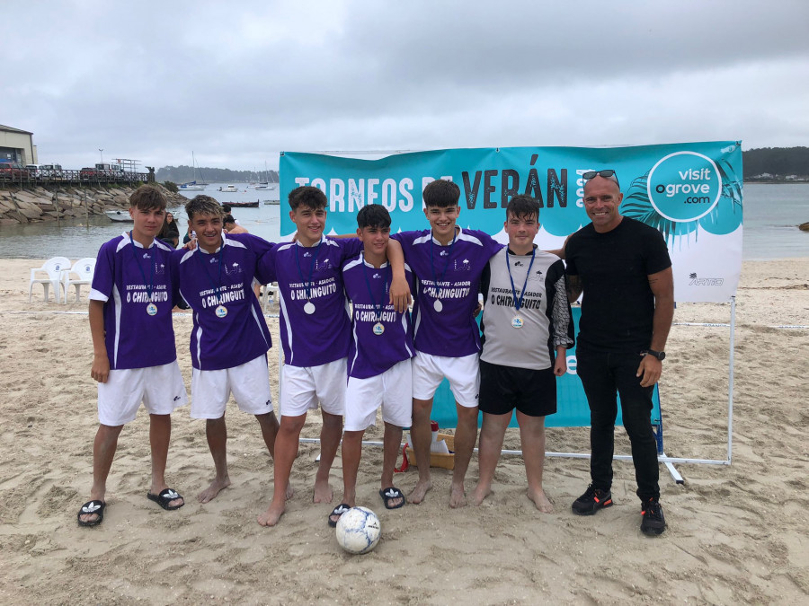 Cuatro equipos juegan hoy la final del torneo de voley playa de O Grove