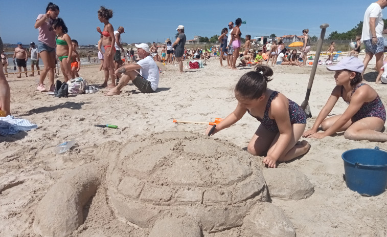 Reportaje | Setenta niños ponen su grano de arena en A Ladeira