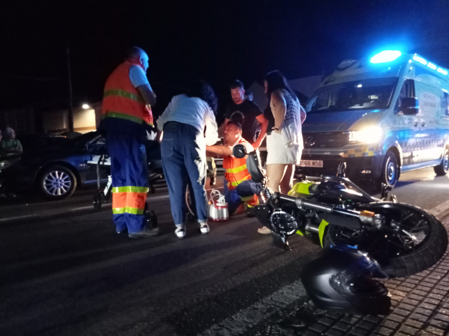 Herido un motorista en un accidente de tráfico con un coche en la Rúa do Norte, en Palmeira