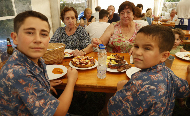 En Santa Marta de Pontearnelas manda la tradición