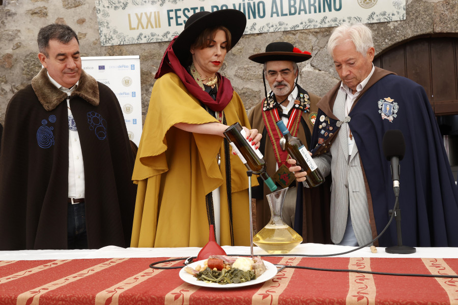 La LXXII Festa do Albariño se acerca al final y suma dos nuevos “hermanos” al Capítulo Serenísimo