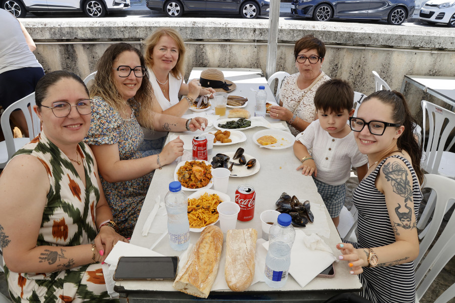 A Illa celebra hoy su última jornada de la siempre exitosa Festa do Mexillón